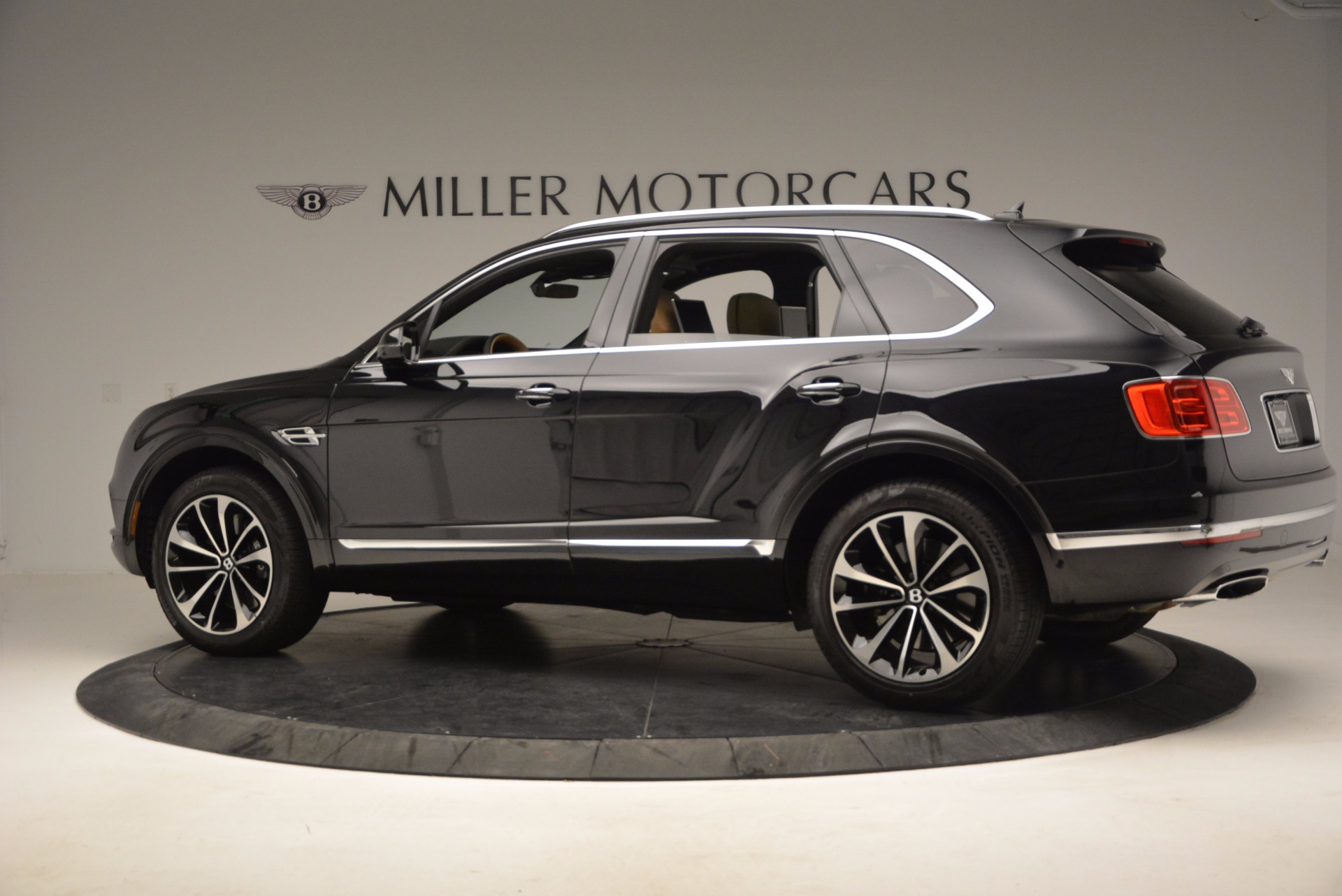 2017 Bentley Bentayga Stock B1233 For Near Greenwich Ct Used 2017 Bentley Bentayga For 0 In Greenwich Ct 989 P4