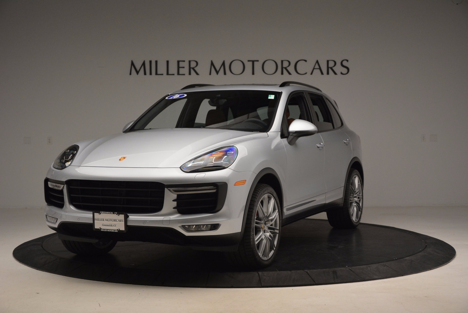 Used 2016 Porsche Cayenne Turbo for sale Sold at Alfa Romeo of Greenwich in Greenwich CT 06830 1