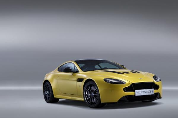 New 2017 Aston Martin V12 Vantage S for sale Sold at Alfa Romeo of Greenwich in Greenwich CT 06830 3