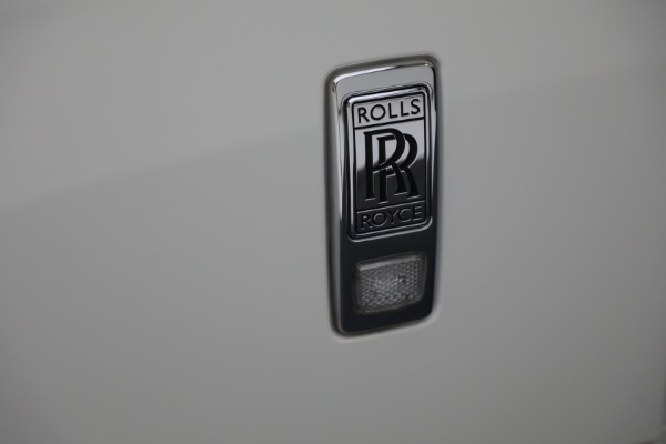 Used 2017 Rolls-Royce Wraith for sale $279,900 at Alfa Romeo of Greenwich in Greenwich CT 06830 27