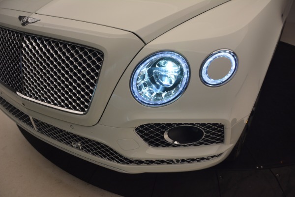 Used 2017 Bentley Bentayga for sale Sold at Alfa Romeo of Greenwich in Greenwich CT 06830 16