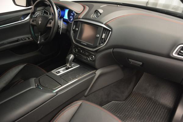 Used 2015 Maserati Ghibli S Q4 for sale Sold at Alfa Romeo of Greenwich in Greenwich CT 06830 18