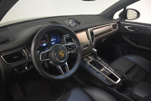 Used 2016 Porsche Macan Turbo for sale Sold at Alfa Romeo of Greenwich in Greenwich CT 06830 17