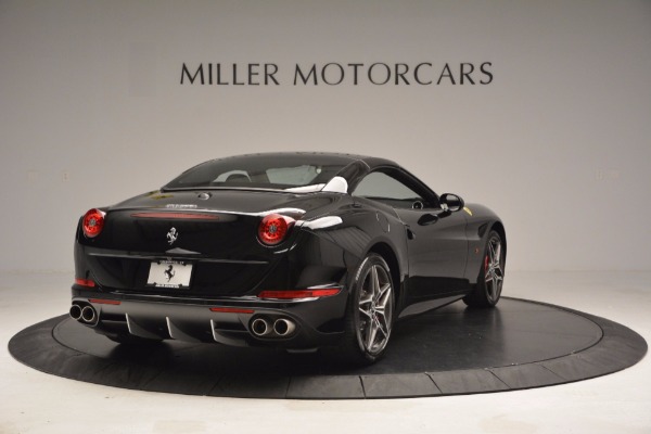 Used 2015 Ferrari California T for sale $155,900 at Alfa Romeo of Greenwich in Greenwich CT 06830 19