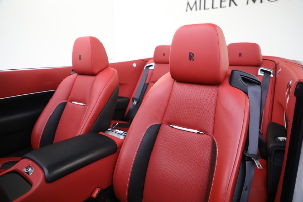 Used 2018 Rolls-Royce Dawn Black Badge for sale $289,895 at Alfa Romeo of Greenwich in Greenwich CT 06830 18