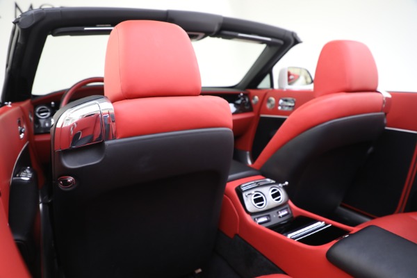Used 2018 Rolls-Royce Dawn Black Badge for sale $289,895 at Alfa Romeo of Greenwich in Greenwich CT 06830 21