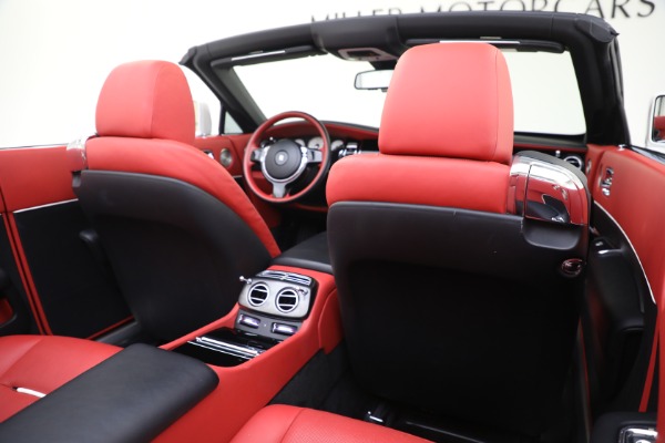 Used 2018 Rolls-Royce Dawn Black Badge for sale $329,900 at Alfa Romeo of Greenwich in Greenwich CT 06830 22