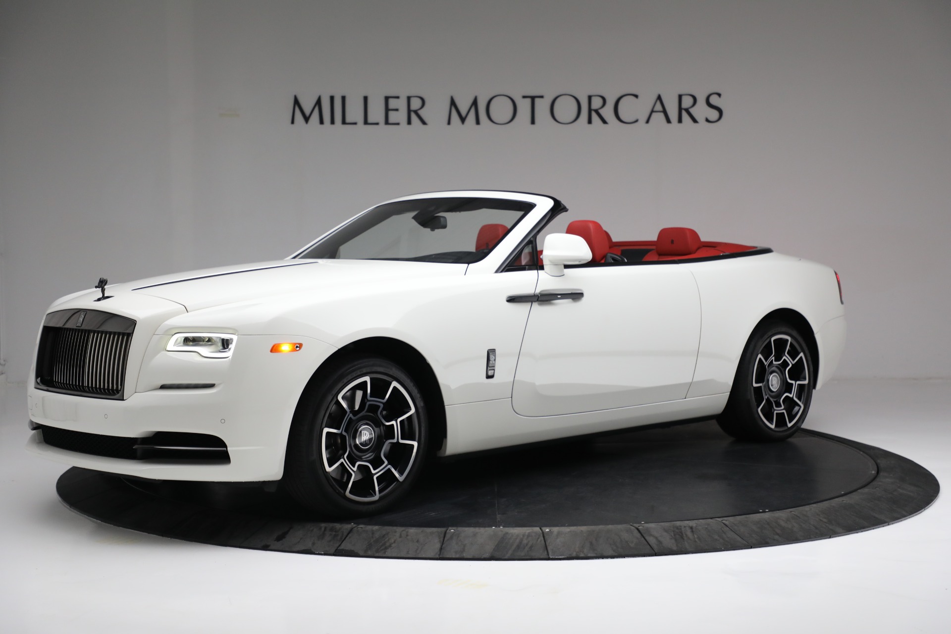 Used 2018 Rolls-Royce Dawn Black Badge for sale $289,895 at Alfa Romeo of Greenwich in Greenwich CT 06830 1