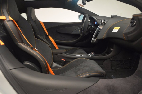 Used 2017 McLaren 570 GT for sale $169,900 at Alfa Romeo of Greenwich in Greenwich CT 06830 19