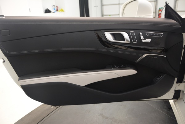 Used 2015 Mercedes-Benz SL-Class SL 550 for sale Sold at Alfa Romeo of Greenwich in Greenwich CT 06830 28