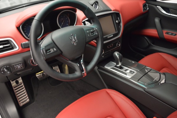 Used 2015 Maserati Ghibli S Q4 for sale Sold at Alfa Romeo of Greenwich in Greenwich CT 06830 13