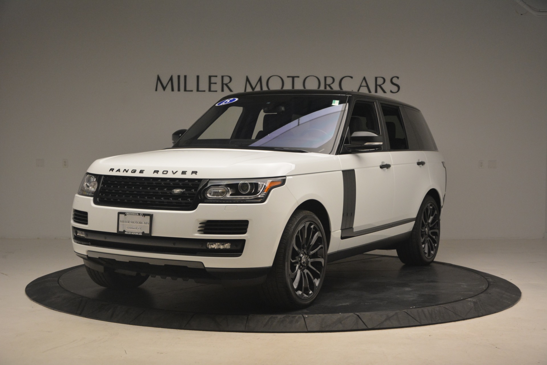 Used 2015 Land Rover Range Rover Supercharged for sale Sold at Alfa Romeo of Greenwich in Greenwich CT 06830 1