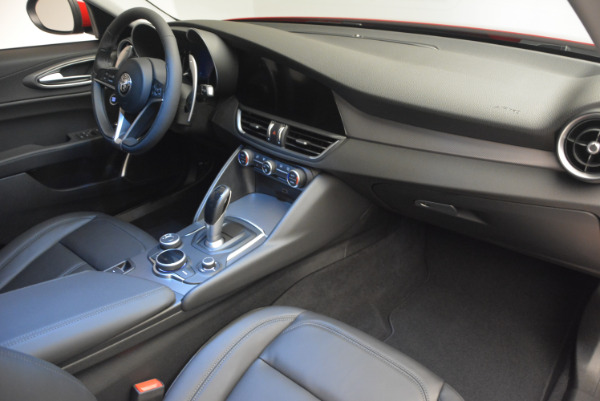 New 2017 Alfa Romeo Giulia Sport Q4 for sale Sold at Alfa Romeo of Greenwich in Greenwich CT 06830 18