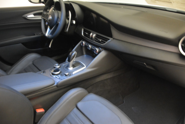 New 2017 Alfa Romeo Giulia Ti Sport Q4 for sale Sold at Alfa Romeo of Greenwich in Greenwich CT 06830 21