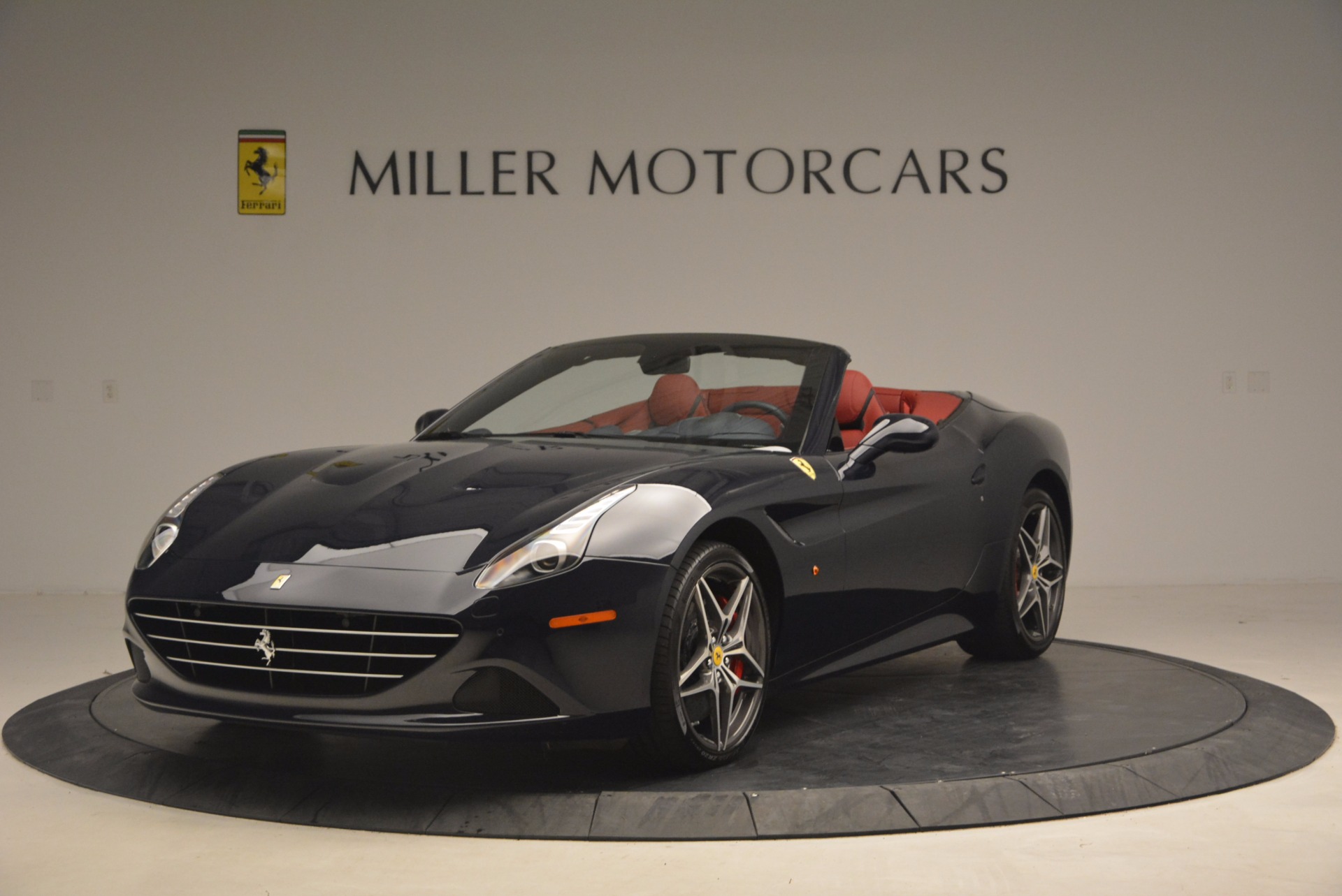 Used 2017 Ferrari California T for sale Sold at Alfa Romeo of Greenwich in Greenwich CT 06830 1