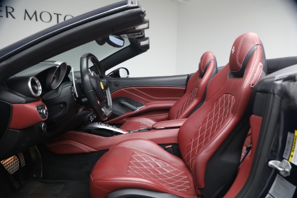 Used 2016 Ferrari California T for sale $119,900 at Alfa Romeo of Greenwich in Greenwich CT 06830 14