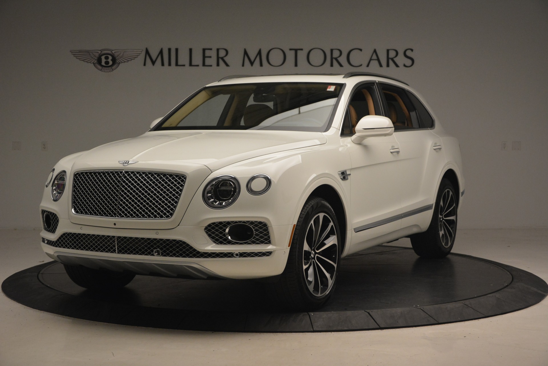New 2018 Bentley Bentayga W12 Signature for sale Sold at Alfa Romeo of Greenwich in Greenwich CT 06830 1
