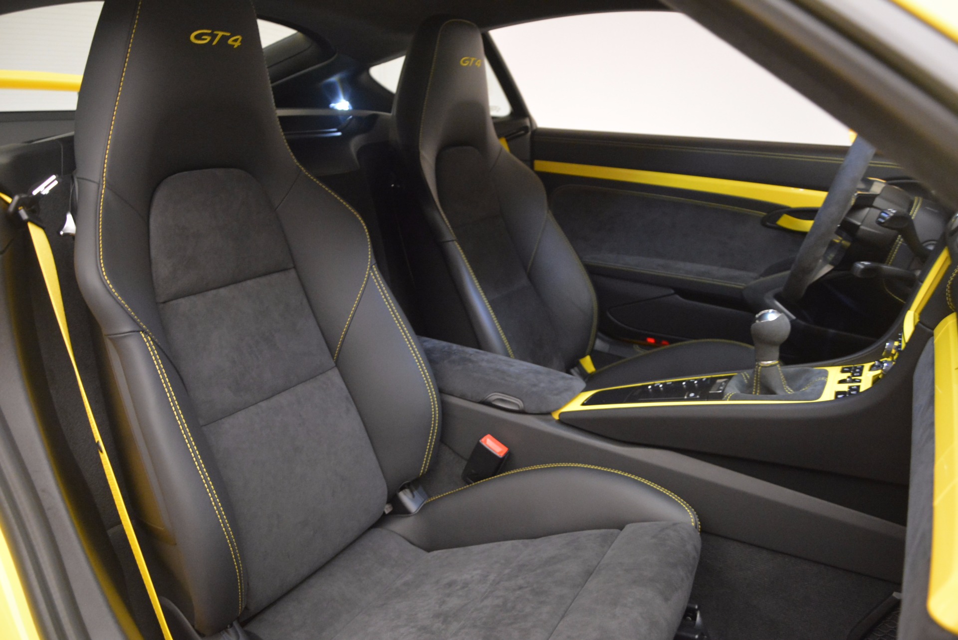 Pre-Owned 2016 Porsche Cayman GT4 For Sale (Special Pricing) | Alfa Romeo  of Greenwich Stock #7240, image size:1920x1283