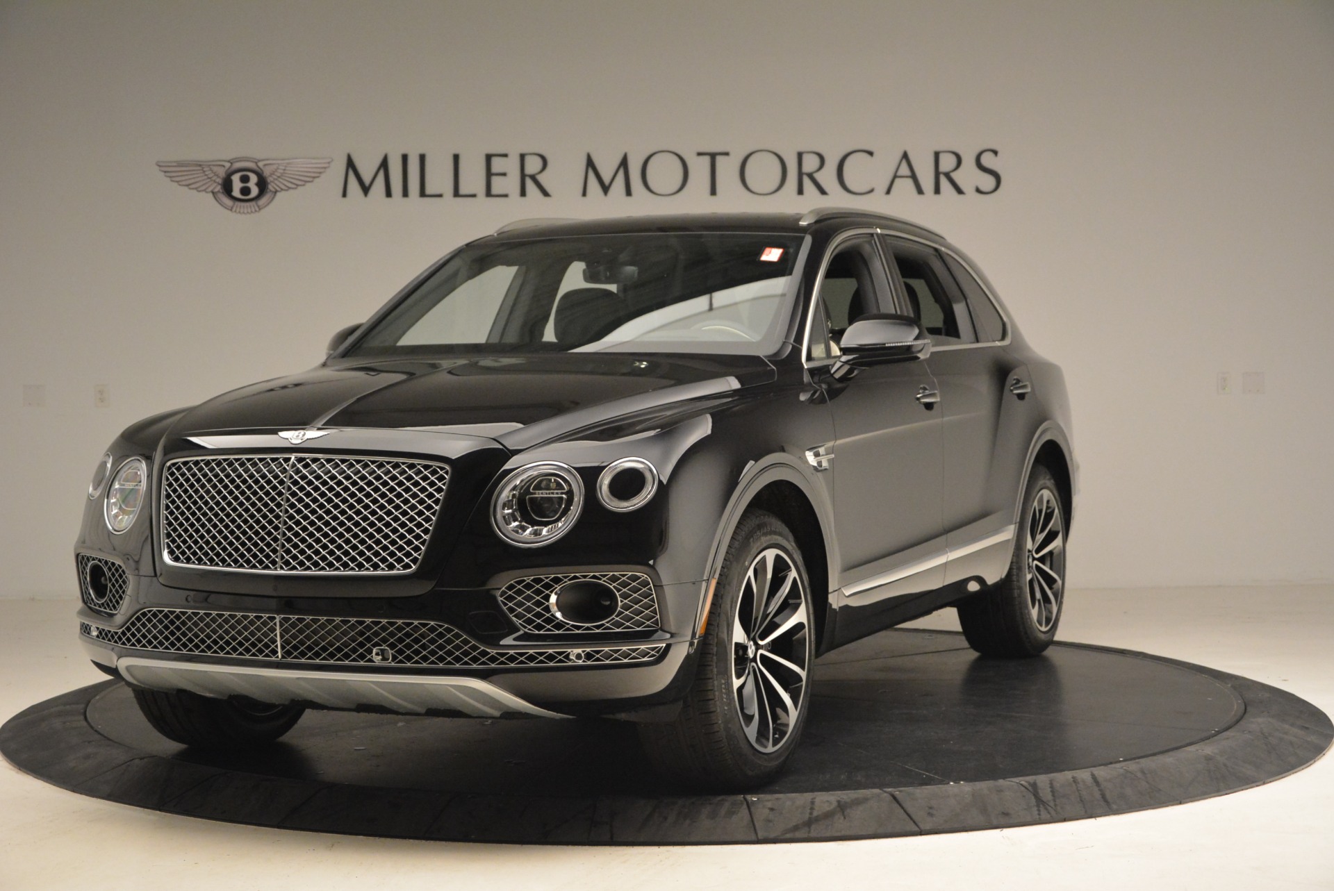 New 2018 Bentley Bentayga Signature for sale Sold at Alfa Romeo of Greenwich in Greenwich CT 06830 1