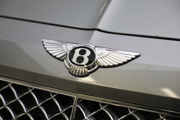 Used 2018 Bentley Bentayga W12 Signature Edition for sale Sold at Alfa Romeo of Greenwich in Greenwich CT 06830 14