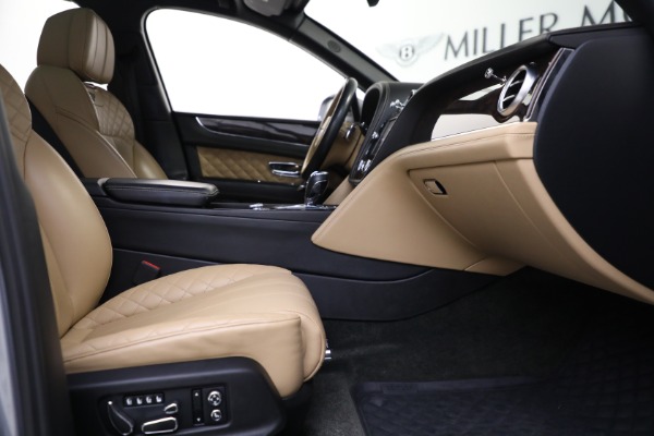 Used 2018 Bentley Bentayga W12 Signature Edition for sale Sold at Alfa Romeo of Greenwich in Greenwich CT 06830 22