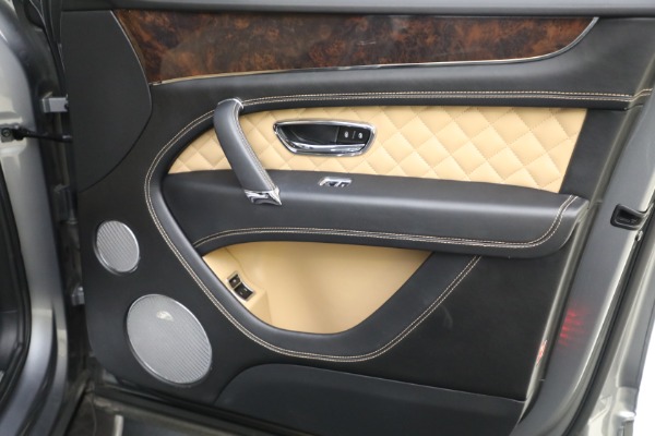 Used 2018 Bentley Bentayga W12 Signature Edition for sale Sold at Alfa Romeo of Greenwich in Greenwich CT 06830 24