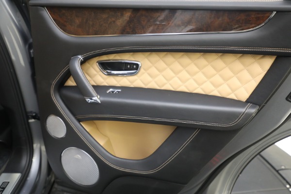 Used 2018 Bentley Bentayga W12 Signature Edition for sale Sold at Alfa Romeo of Greenwich in Greenwich CT 06830 28