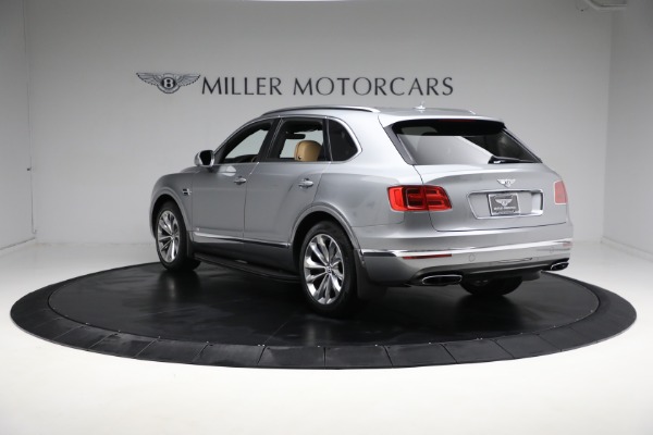 Used 2018 Bentley Bentayga W12 Signature Edition for sale Sold at Alfa Romeo of Greenwich in Greenwich CT 06830 5