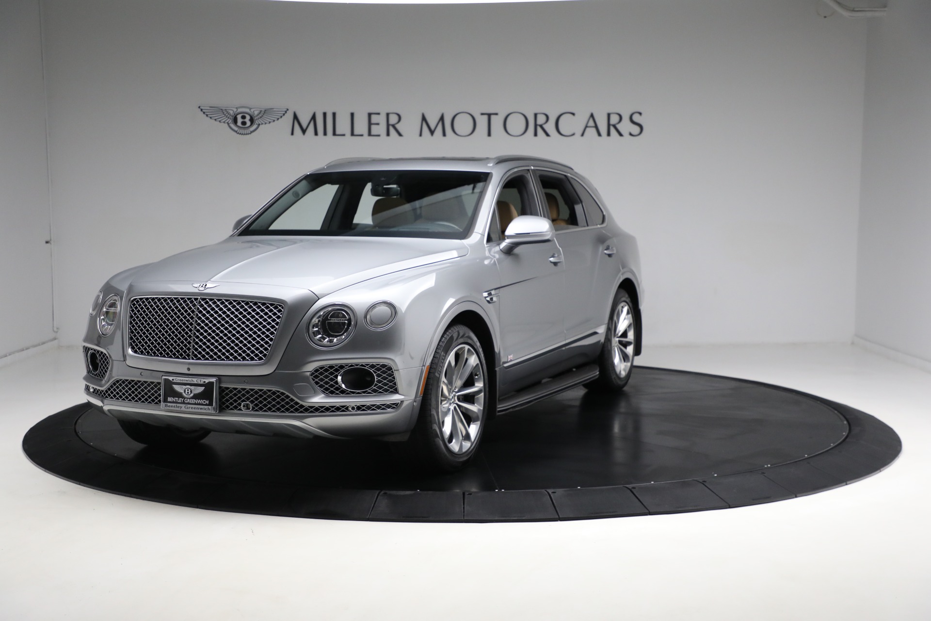 Used 2018 Bentley Bentayga W12 Signature Edition for sale Sold at Alfa Romeo of Greenwich in Greenwich CT 06830 1