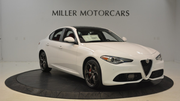 New 2017 Alfa Romeo Giulia Ti Sport Q4 for sale Sold at Alfa Romeo of Greenwich in Greenwich CT 06830 11