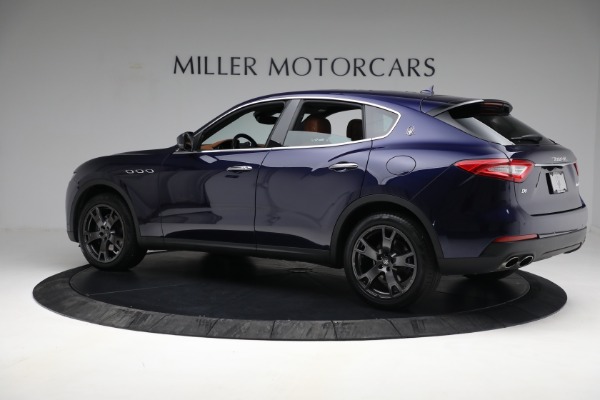 Used 2018 Maserati Levante Q4 for sale Sold at Alfa Romeo of Greenwich in Greenwich CT 06830 4