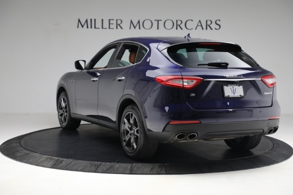 Used 2018 Maserati Levante Q4 for sale Sold at Alfa Romeo of Greenwich in Greenwich CT 06830 5