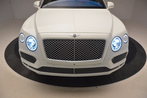 Used 2018 Bentley Bentayga Signature for sale Sold at Alfa Romeo of Greenwich in Greenwich CT 06830 17