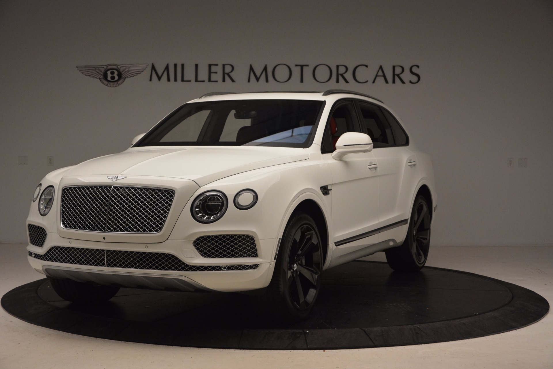 Used 2018 Bentley Bentayga Signature for sale Sold at Alfa Romeo of Greenwich in Greenwich CT 06830 1