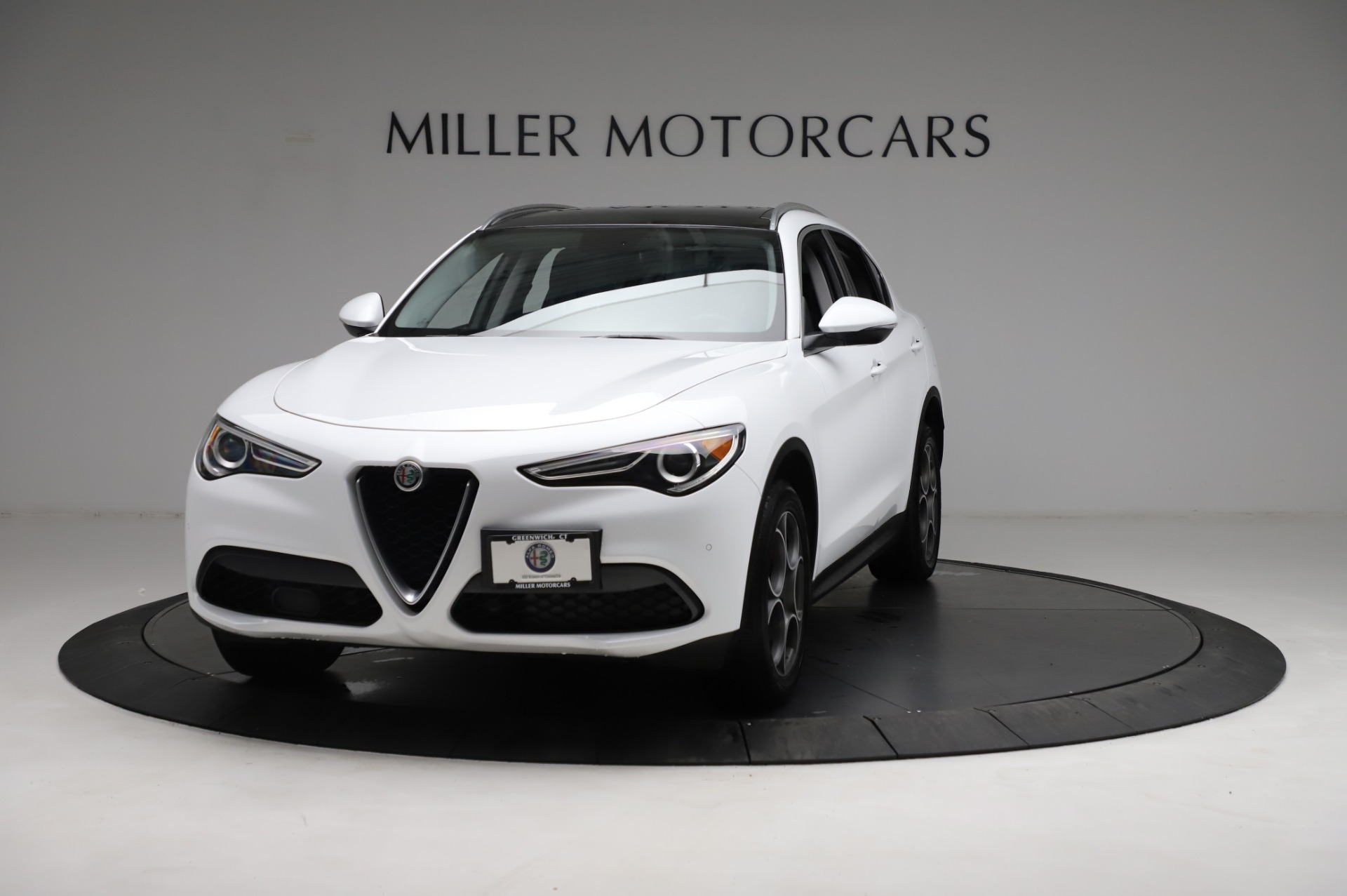 Used 2018 Alfa Romeo Stelvio Q4 for sale Sold at Alfa Romeo of Greenwich in Greenwich CT 06830 1