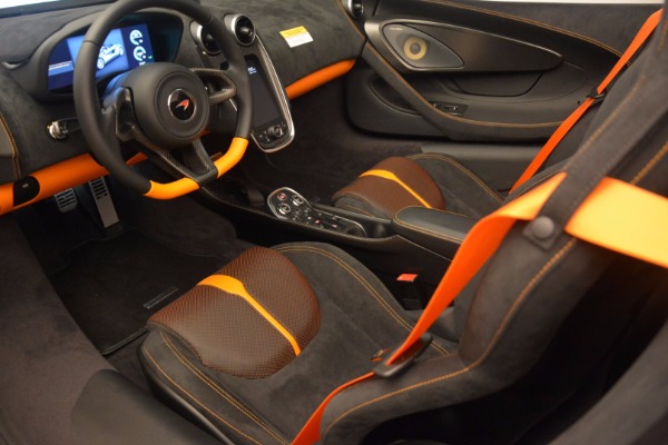 Used 2018 McLaren 570S Spider for sale Sold at Alfa Romeo of Greenwich in Greenwich CT 06830 25