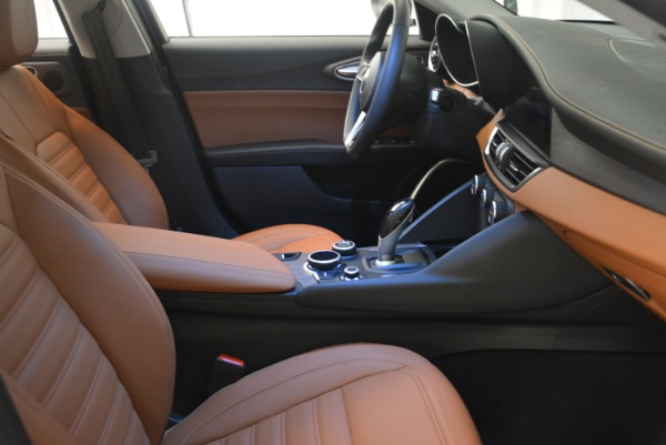 New 2018 Alfa Romeo Giulia Ti Lusso Q4 for sale Sold at Alfa Romeo of Greenwich in Greenwich CT 06830 22