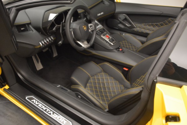 Used 2015 Lamborghini Aventador LP 700-4 Roadster for sale Sold at Alfa Romeo of Greenwich in Greenwich CT 06830 15