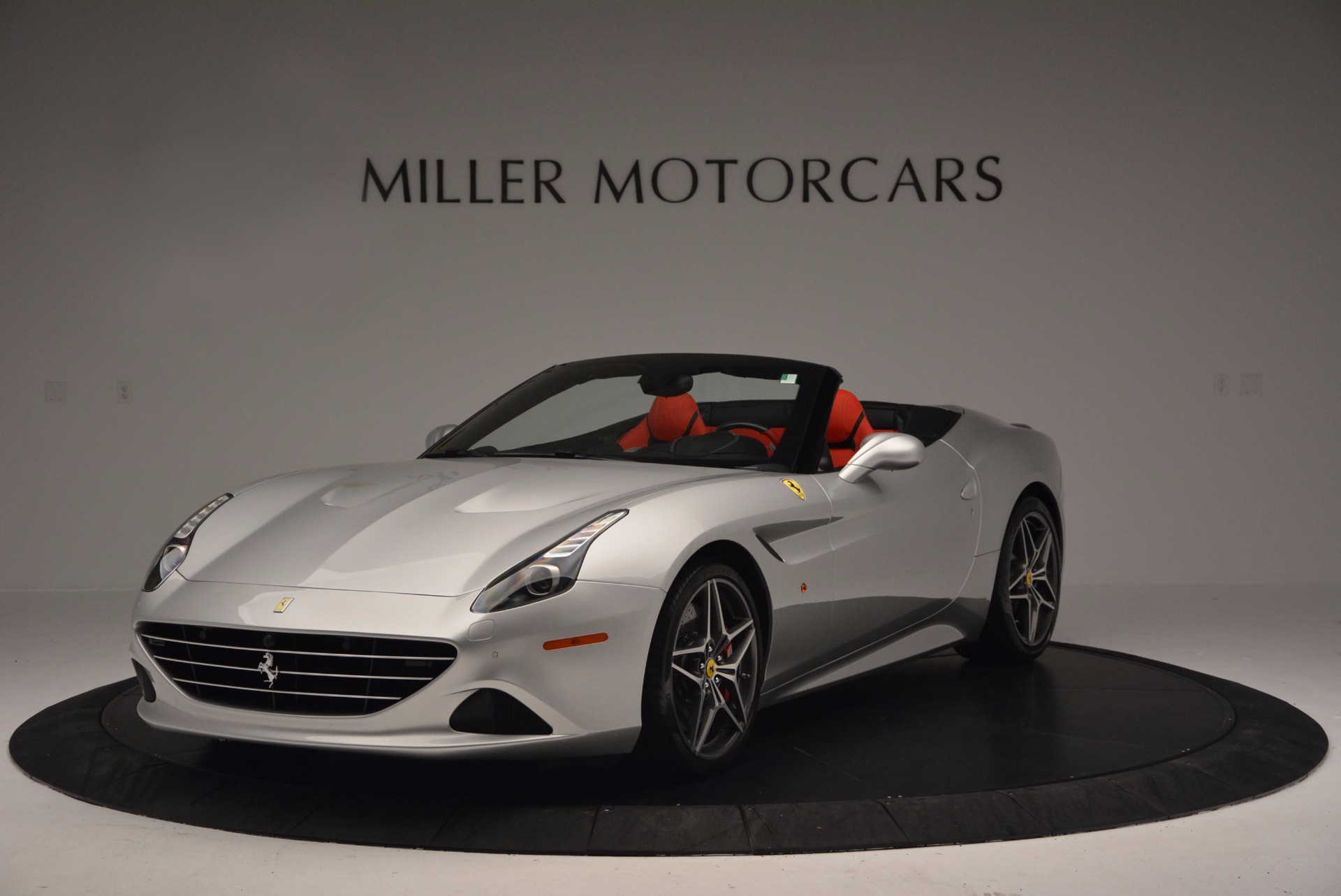 Used 2015 Ferrari California T for sale Sold at Alfa Romeo of Greenwich in Greenwich CT 06830 1