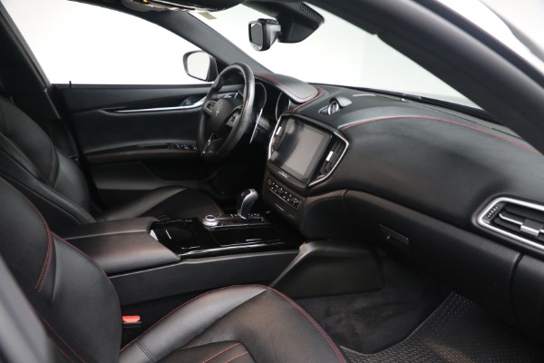 Used 2018 Maserati Ghibli S Q4 for sale $37,900 at Alfa Romeo of Greenwich in Greenwich CT 06830 16