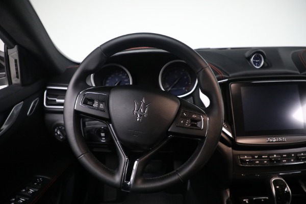 Used 2018 Maserati Ghibli S Q4 for sale $37,900 at Alfa Romeo of Greenwich in Greenwich CT 06830 26
