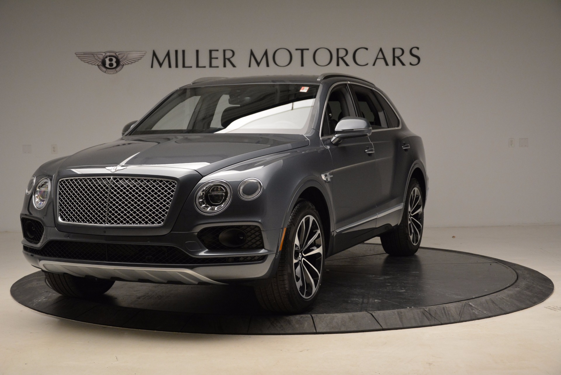 Used 2018 Bentley Bentayga W12 Signature for sale Sold at Alfa Romeo of Greenwich in Greenwich CT 06830 1