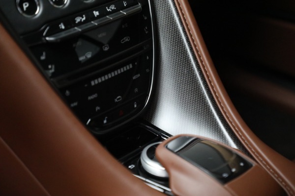 Used 2018 Aston Martin DB11 V12 for sale $127,900 at Alfa Romeo of Greenwich in Greenwich CT 06830 21