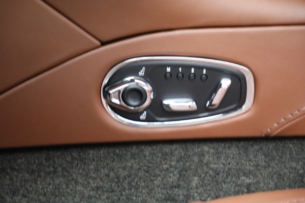 Used 2018 Aston Martin DB11 V12 for sale $127,900 at Alfa Romeo of Greenwich in Greenwich CT 06830 23