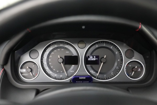 Used 2015 Aston Martin DB9 Volante for sale $94,900 at Alfa Romeo of Greenwich in Greenwich CT 06830 24