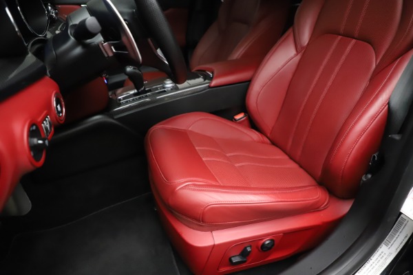 Used 2018 Maserati Quattroporte S Q4 GranSport for sale $67,900 at Alfa Romeo of Greenwich in Greenwich CT 06830 15
