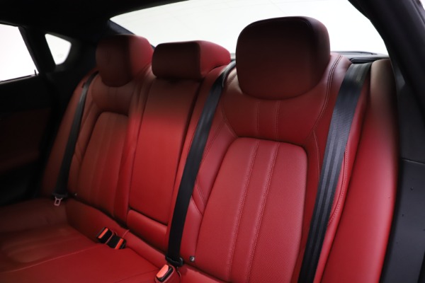 Used 2018 Maserati Quattroporte S Q4 GranSport for sale $67,900 at Alfa Romeo of Greenwich in Greenwich CT 06830 18