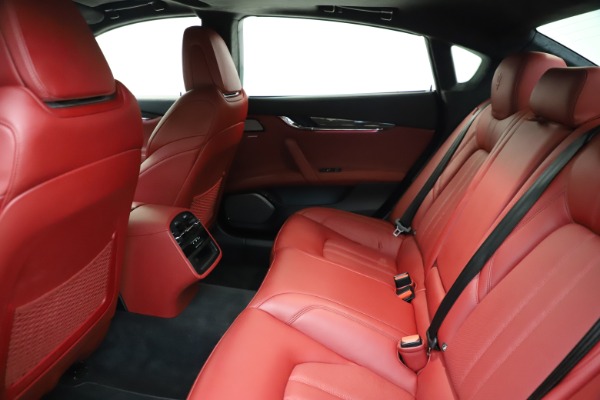 Used 2018 Maserati Quattroporte S Q4 GranSport for sale $67,900 at Alfa Romeo of Greenwich in Greenwich CT 06830 19