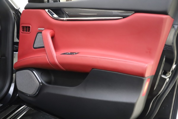Used 2018 Maserati Quattroporte S Q4 GranSport for sale $67,900 at Alfa Romeo of Greenwich in Greenwich CT 06830 25