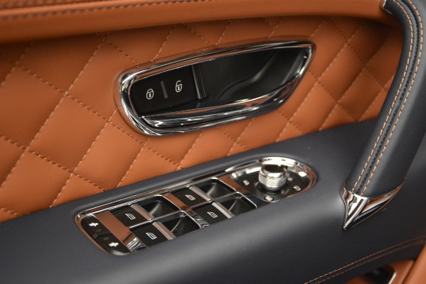 Used 2018 Bentley Bentayga Signature for sale Sold at Alfa Romeo of Greenwich in Greenwich CT 06830 19